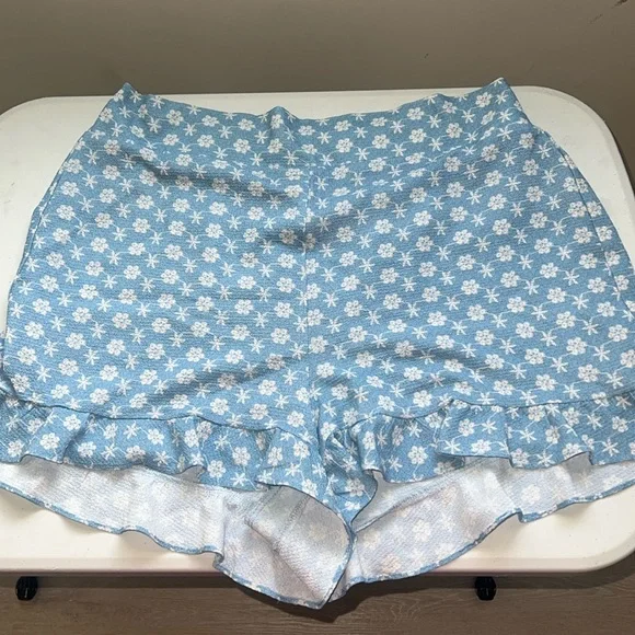 BCBGeneration Ruffle Set - Picture 3 of 6